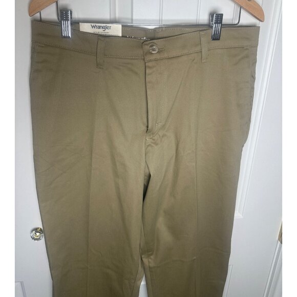 Wrangler Riata Casuals® Flat Front Relaxed Fit Pants, 32X32, NWT - Picture 3 of 8